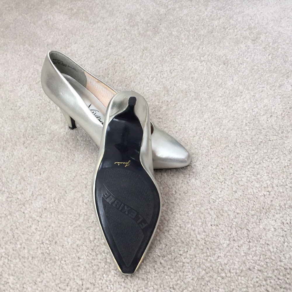Shoes - Picture 2 of 3